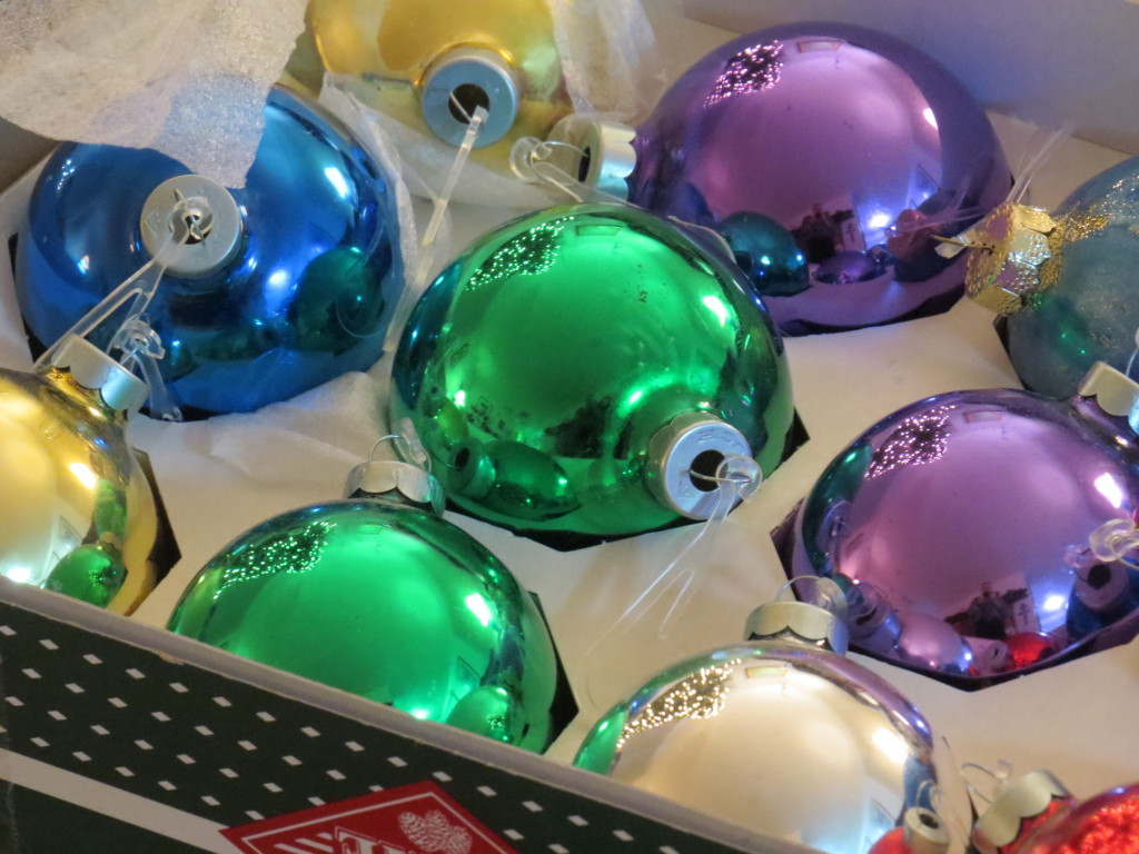 Packing Holiday Décor Like a Pro Moving Happiness Home