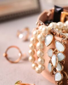 long distance movers recommend expensive jewelry should be packed and transported by yourself